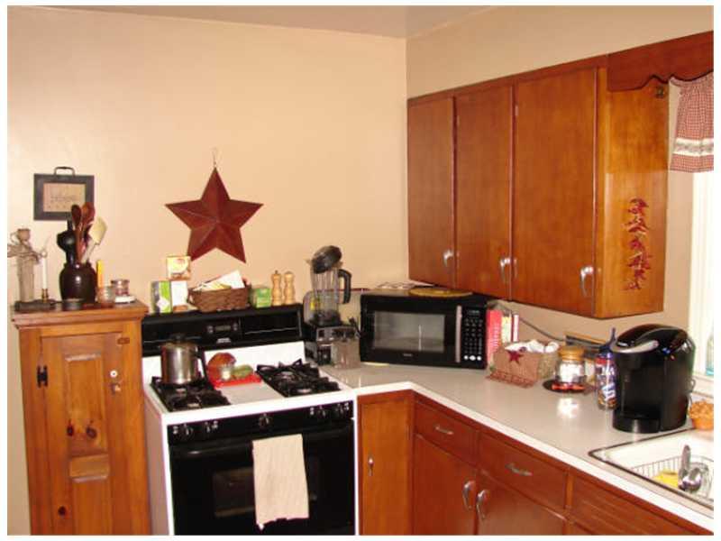 1123 Old Princeton Road New Castle, PA 16101 - Photo 5 of 9 Kitchen.