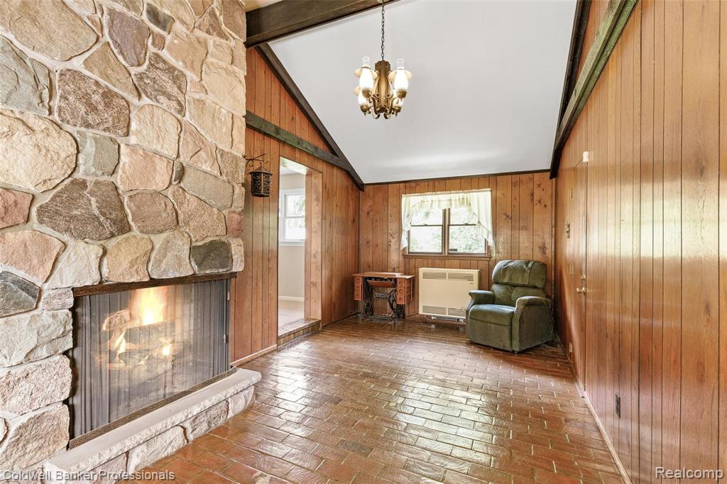 16146 Beverly Road Beverly Hills, MI 48025 - Photo 15 of 31
