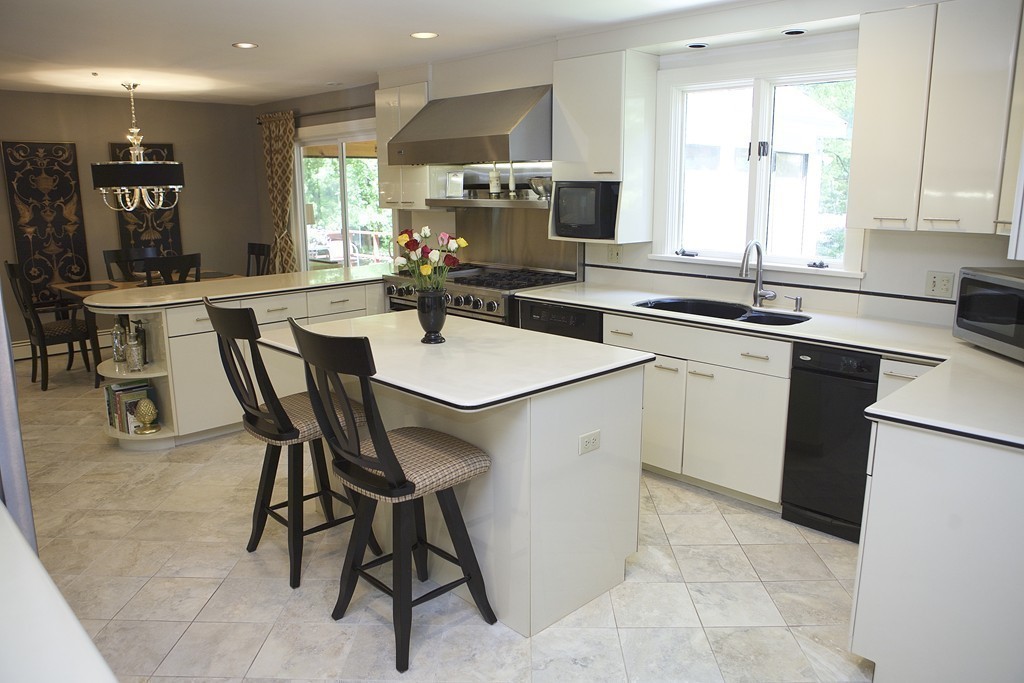 148 Ford Road Sudbury, MA 01776 - Photo 4 of 25 Gallery Image 4