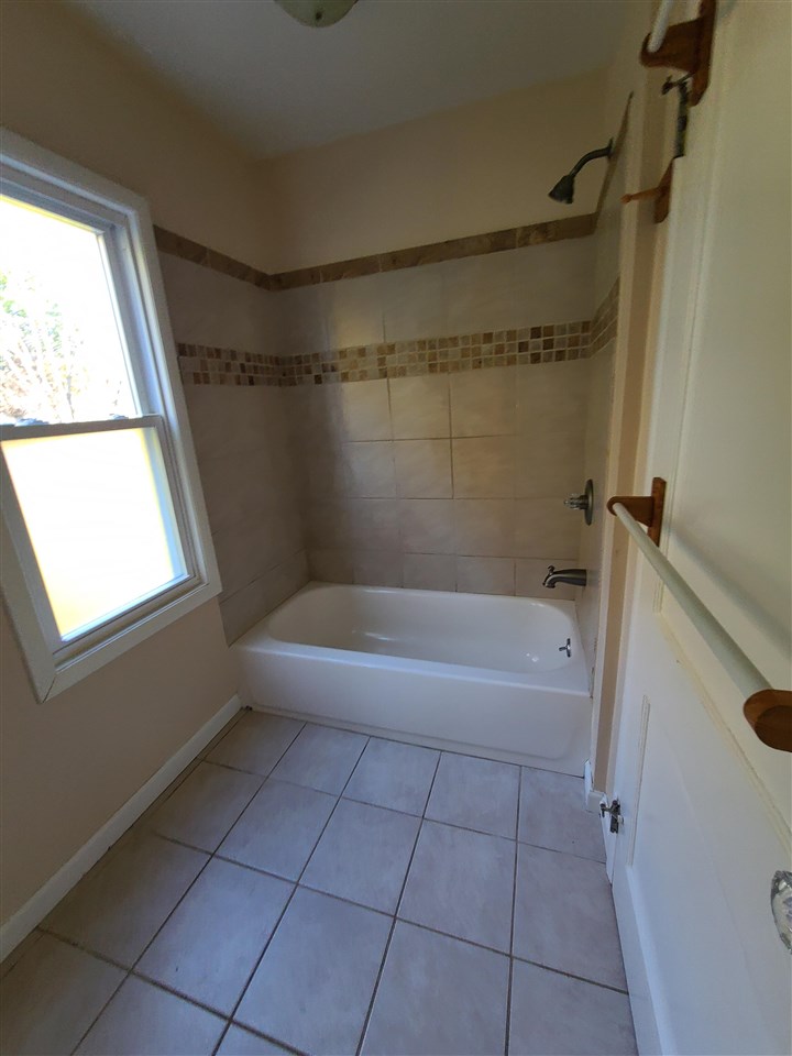 2602 Miller Road Flint, MI 48503 - Photo 51 of 58 Main Bath