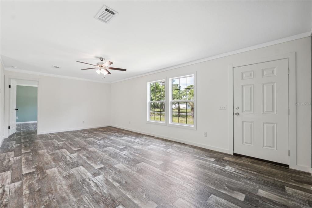 3301 Timberwood Road Lakeland, FL 33810 - Photo 7 of 48 Gallery Image 7