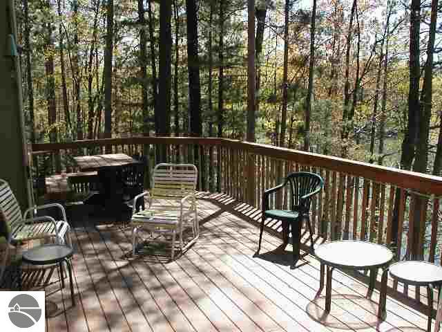 3748 Harolds Road Traverse City, MI 49696 - Photo 9 of 15 1702165-8.JPG