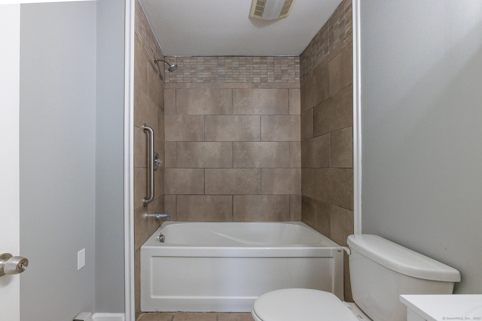 610 Tunxis Hill Road, Unit 2 Fairfield, CT 06825 - Photo 13 of 20