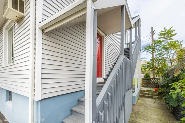 $2,700 | 610 Tunxis Hill Road, Unit 2, Fairfield, CT 06825