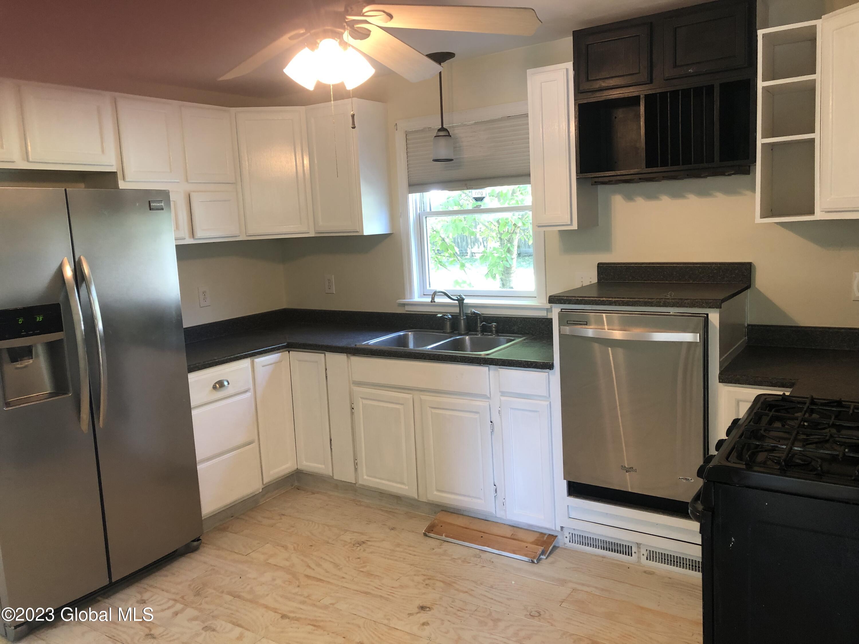 1162 Loudon Road Cohoes, NY 12047 - Photo 11 of 34 IMG_2685