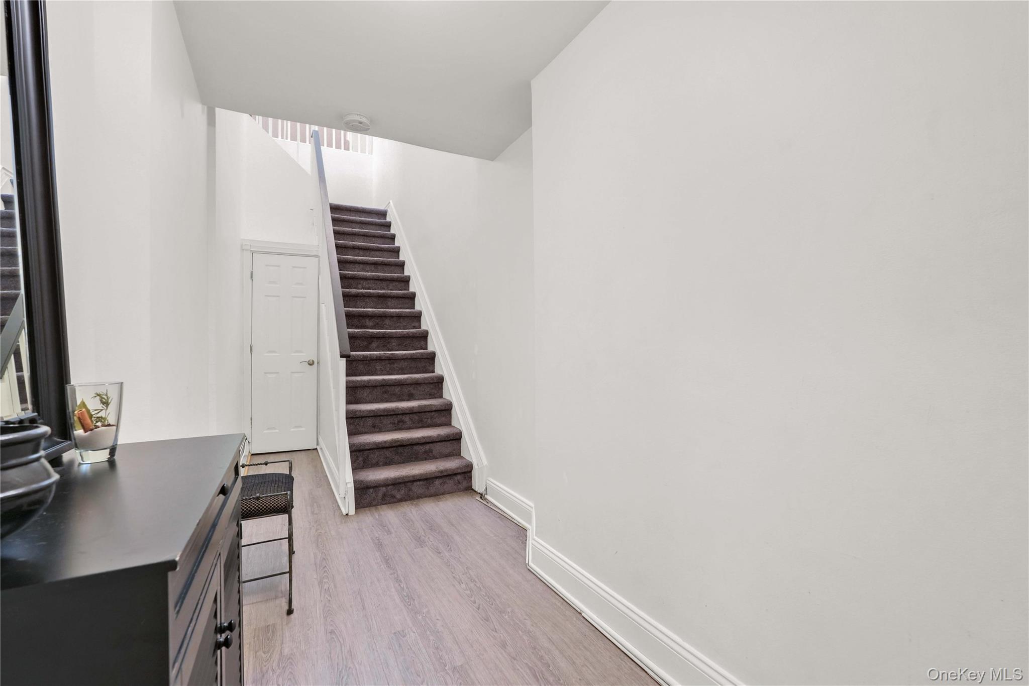120-09 Riviera Court, Unit 10B Queens, NY 11356 - Photo 4 of 37