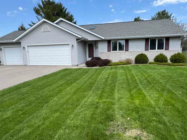 $345,000 | 2070 Cobblestone Court, Beloit, WI 53511