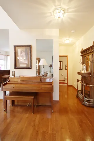 $304,900 | 226 West Park Avenue, Unit A, Sugar Grove, IL 60554