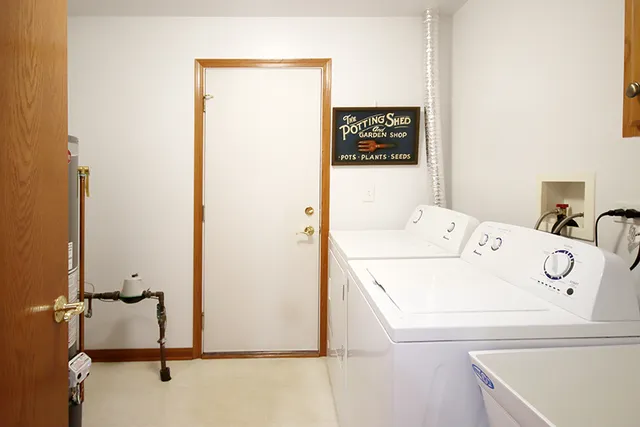 $304,900 | 226 West Park Avenue, Unit A, Sugar Grove, IL 60554