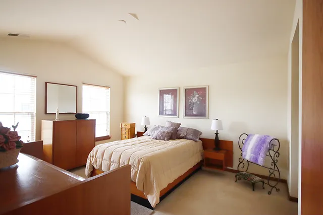 $304,900 | 226 West Park Avenue, Unit A, Sugar Grove, IL 60554