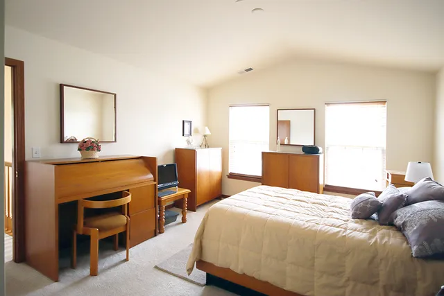 $304,900 | 226 West Park Avenue, Unit A, Sugar Grove, IL 60554