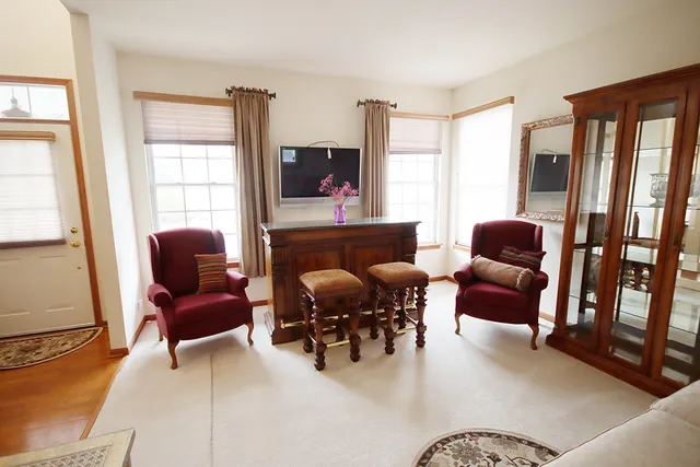 $304,900 | 226 West Park Avenue, Unit A, Sugar Grove, IL 60554