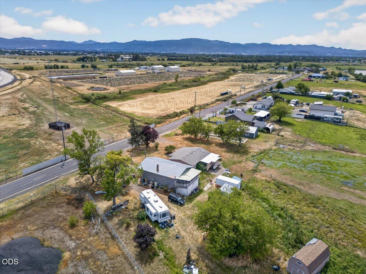 1745 East Gregory Road Central Point, OR 97502 - Photo 19 of 19