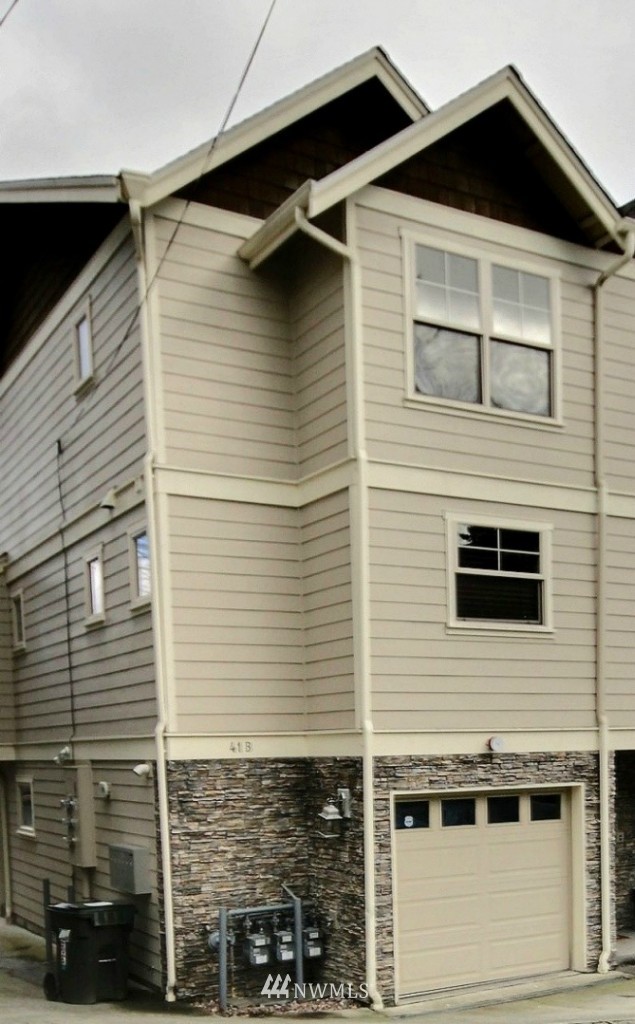41 West Etruria Street, Unit B Seattle, WA 98119 - Photo 1 of 16
