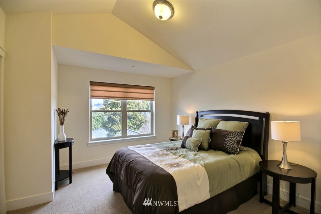 41 West Etruria Street, Unit B Seattle, WA 98119 - Photo 9 of 16