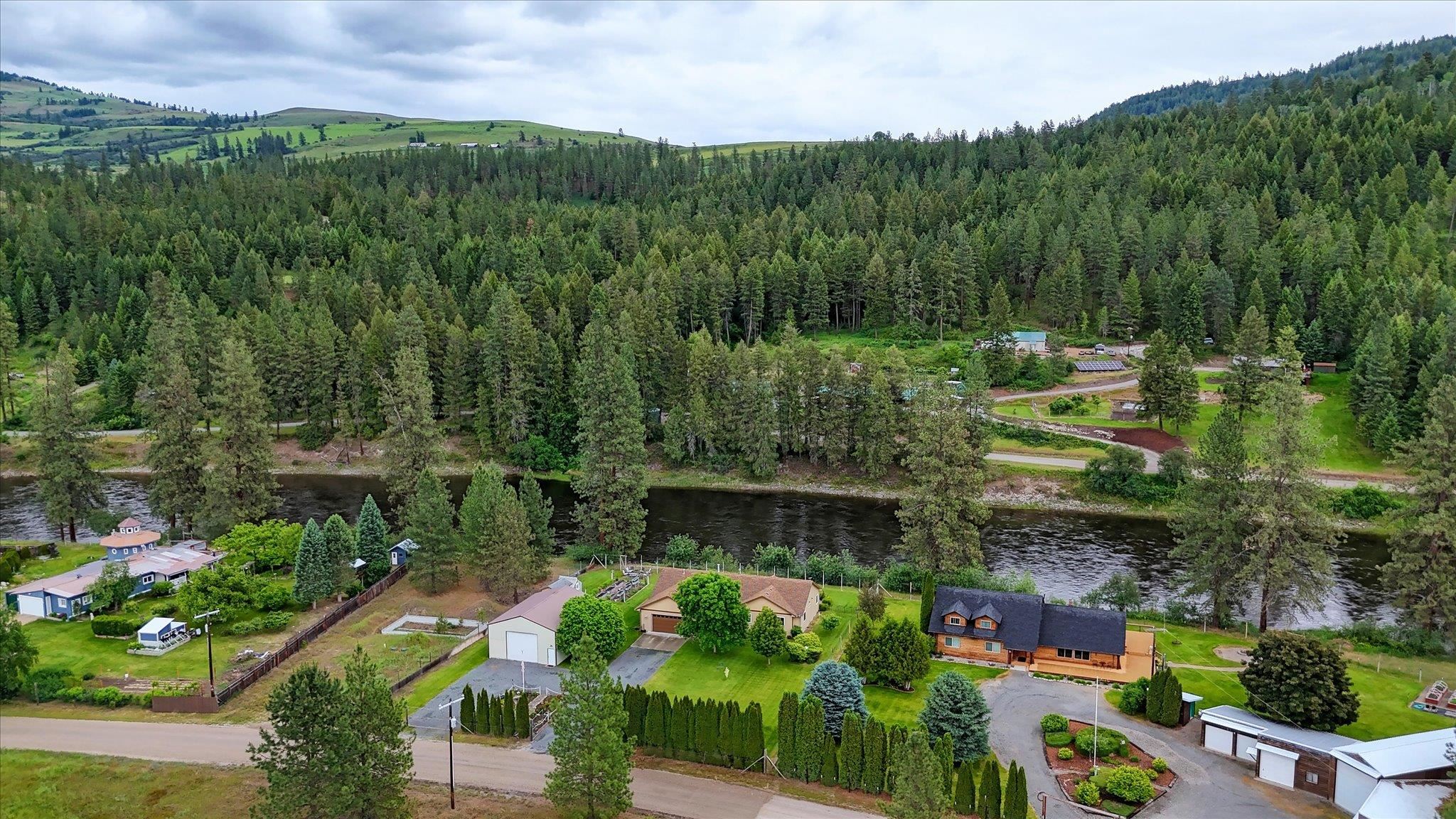 61 Paradise Cove Road Kettle Falls, WA 99141 - Photo 6 of 37