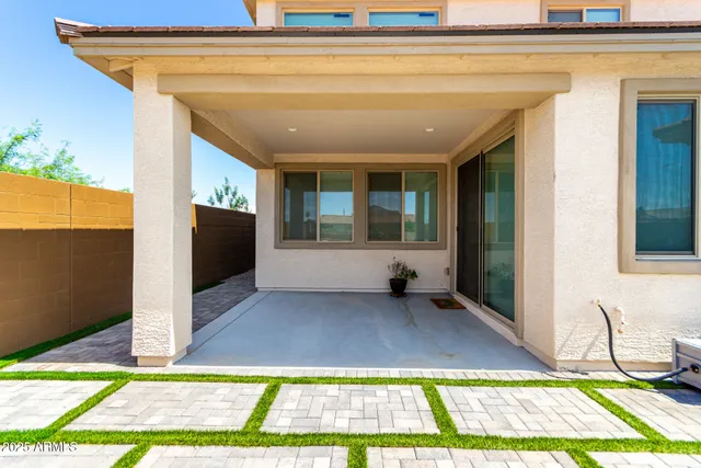 $669,400 | 8773 West Medlock Drive, Glendale, AZ 85305