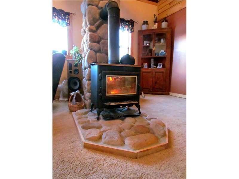 327 Duckpuddle Road Nobleboro, ME 04555 - Photo 10 of 35 Living Room.