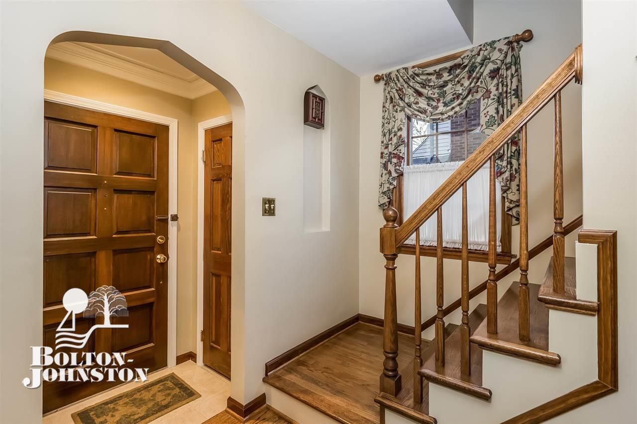 1366 Bishop Road Grosse Pointe, MI 48230 - Photo 6 of 50 Foyer