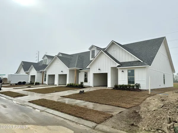 $241,999 | 105 Maplebrook Way, Broussard, LA 70518