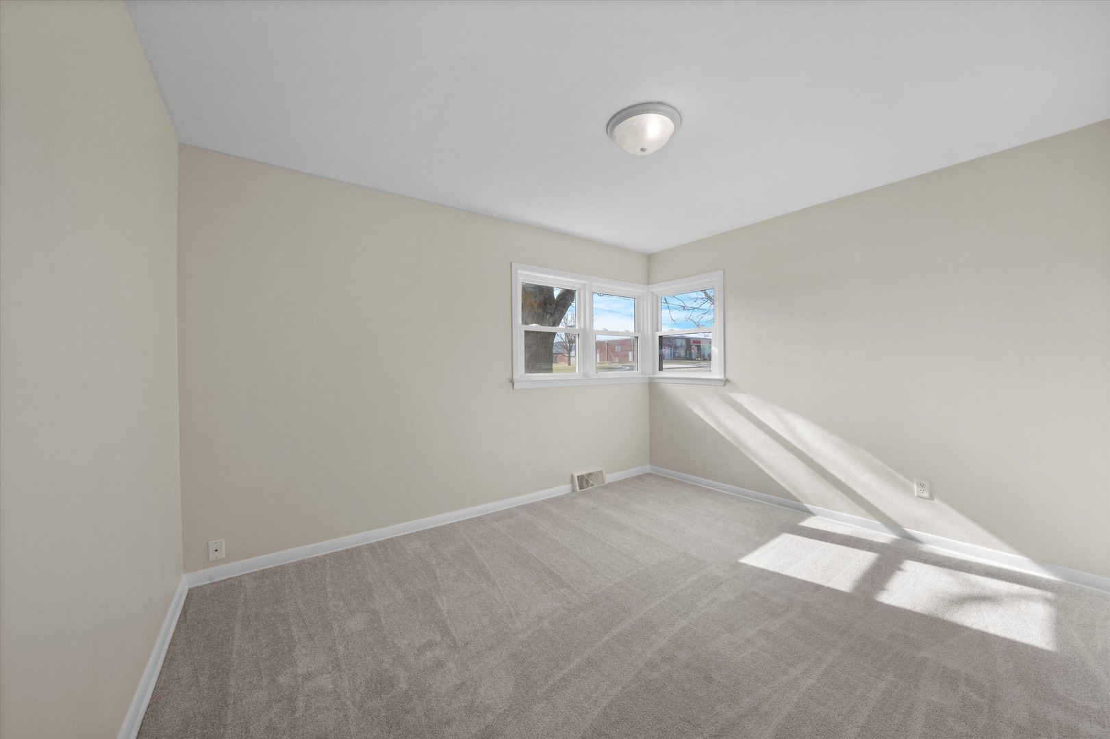 5628 West Monee Manhattan Road Monee, IL 60449 - Photo 20 of 37 an empty room with windows