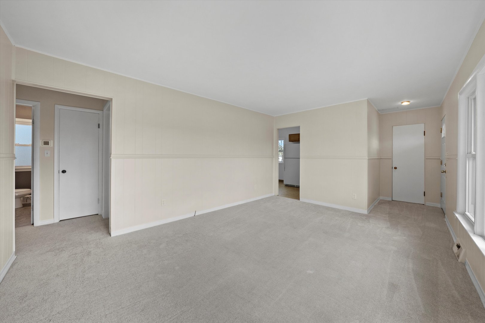 5628 West Monee Manhattan Road Monee, IL 60449 - Photo 5 of 37 an empty room with an entryway