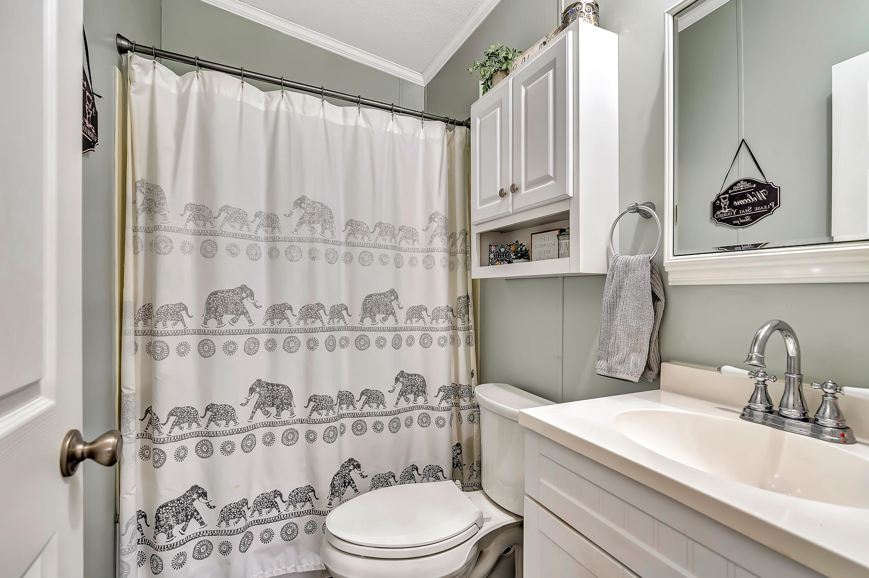 59 Ocean Point Road Boothbay Harbor, ME 04538 - Photo 17 of 32 Guest Bath