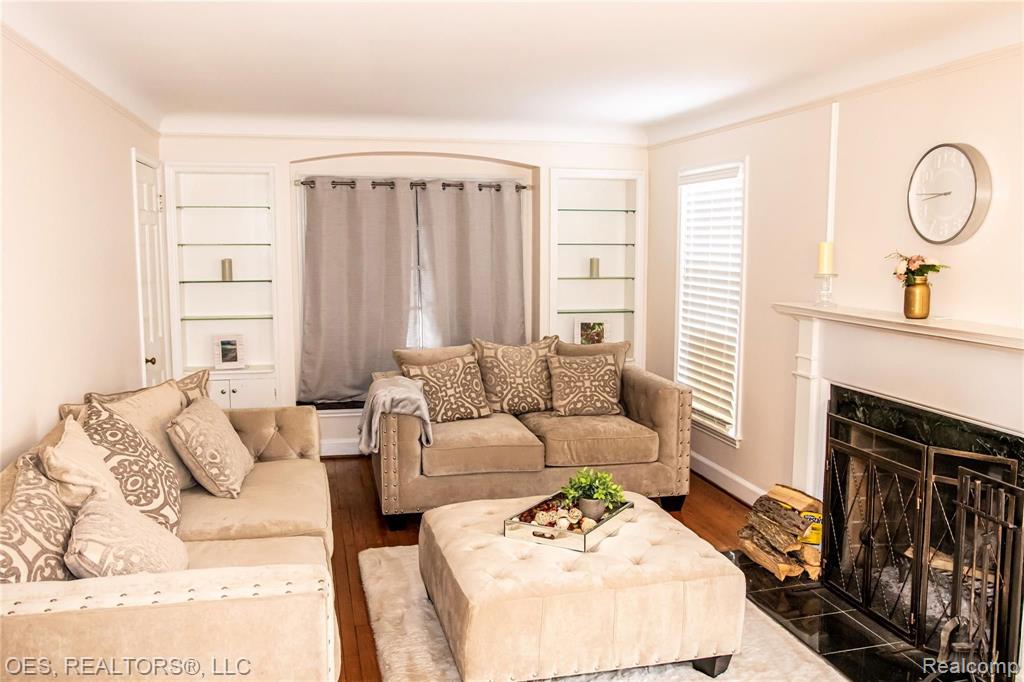 20410 Picadilly Road Detroit, MI 48221 - Photo 4 of 21