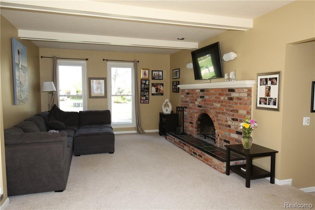 925 Bridgestone Drive Rochester, MI 48309 - Photo 24 of 54 IMG_2614.jpg