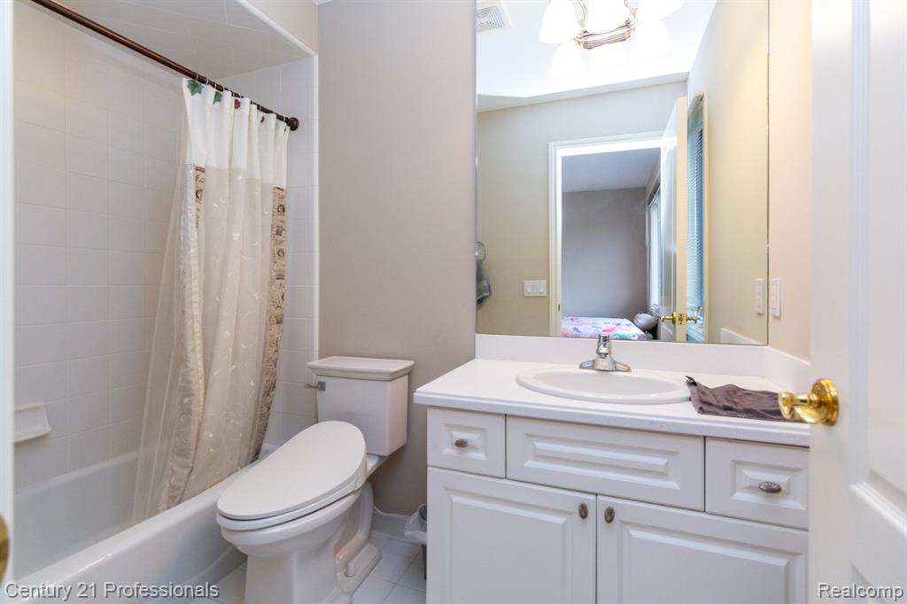 5353 Keswick Court Rochester, MI 48306 - Photo 39 of 63