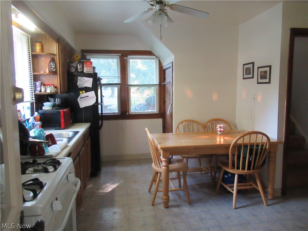 2021 Canfield Road Youngstown, OH 44511 - Photo 27 of 34 Gallery Image 27