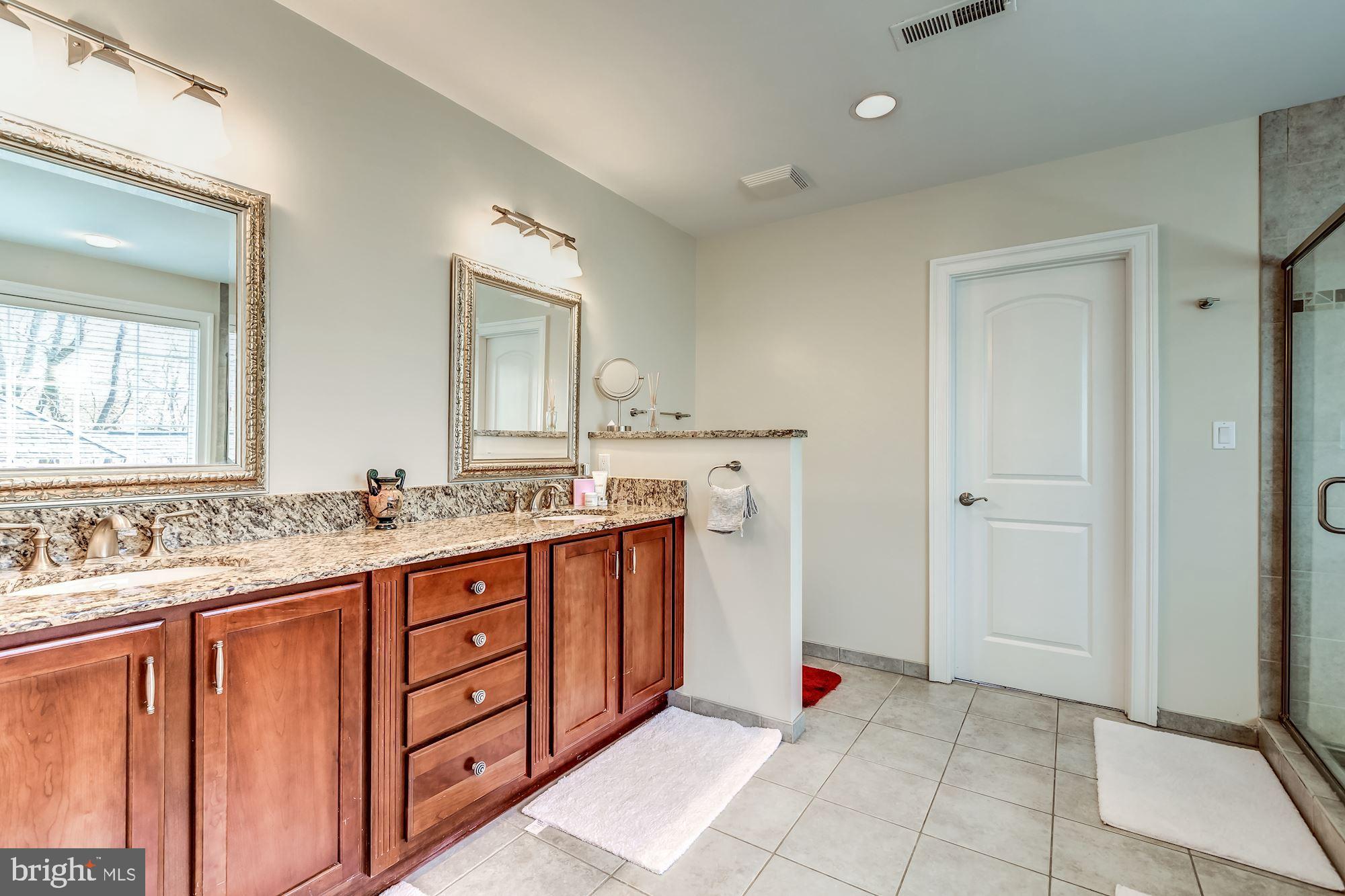 6658 Tennyson Drive McLean, VA 22101 - Photo 23 of 48 Master Bath ensuite