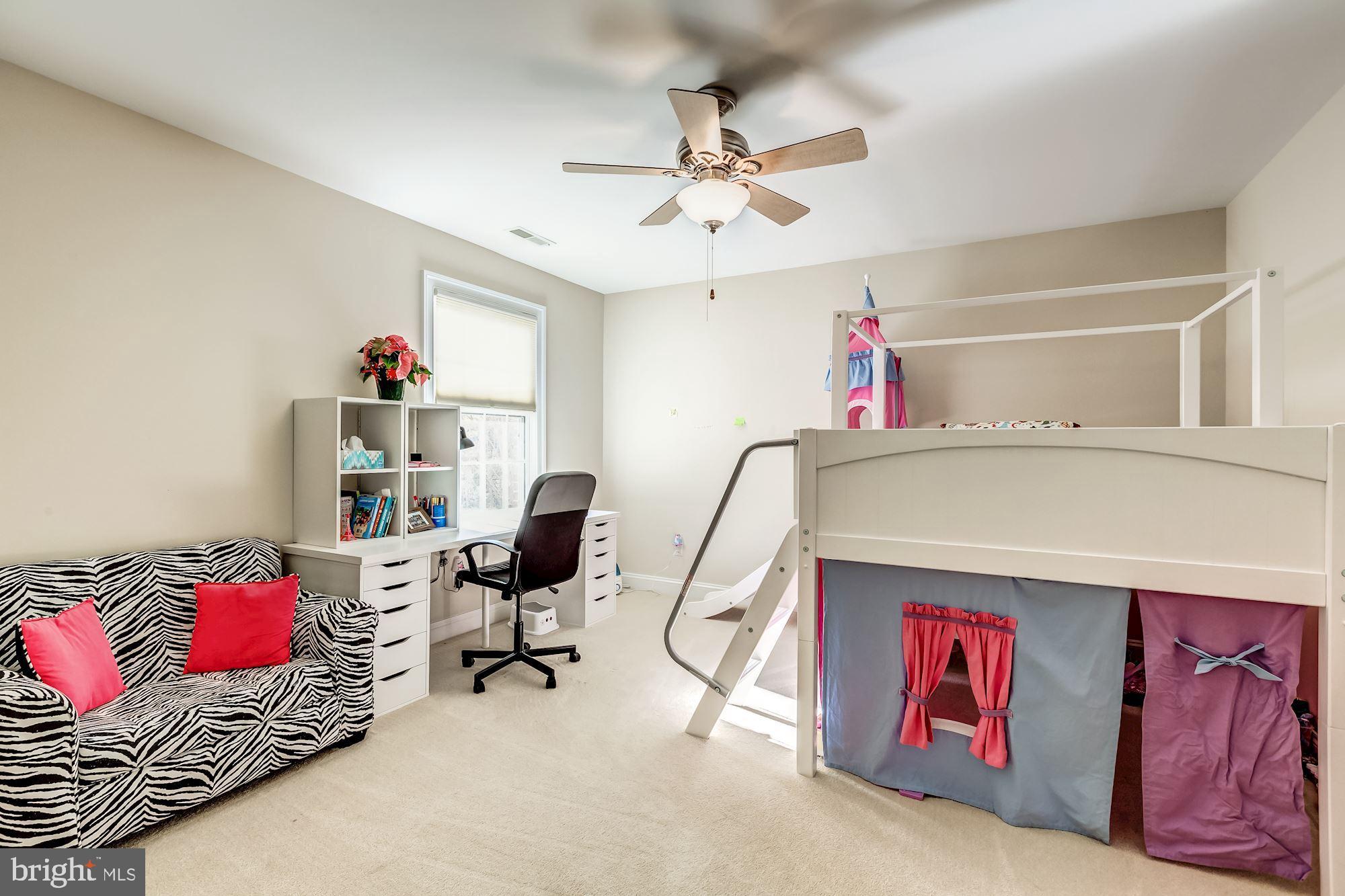 6658 Tennyson Drive McLean, VA 22101 - Photo 33 of 48 BR 3 - space for desk / castle bed / settee