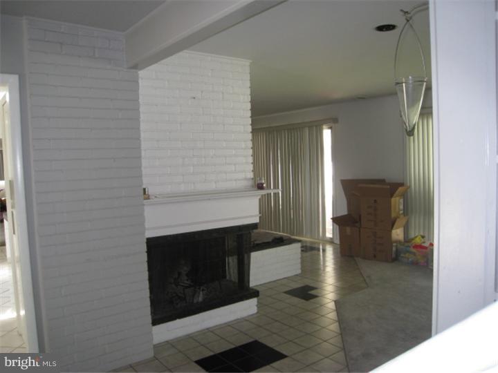 29 Red Berry Road Levittown, PA 19056 - Photo 14 of 25 Hallway