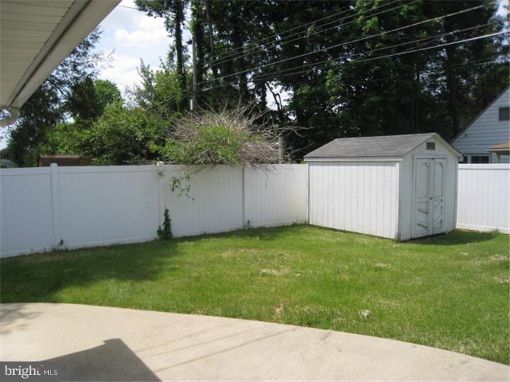 29 Red Berry Road Levittown, PA 19056 - Photo 3 of 25 Back Yard