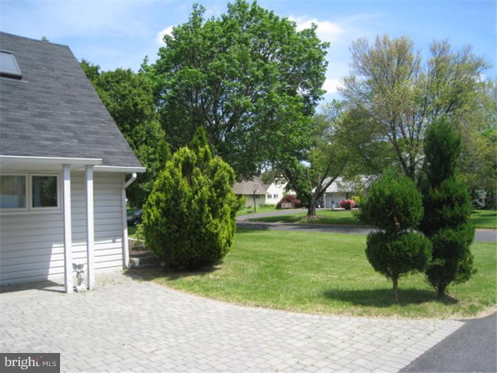 29 Red Berry Road Levittown, PA 19056 - Photo 24 of 25 Exterior