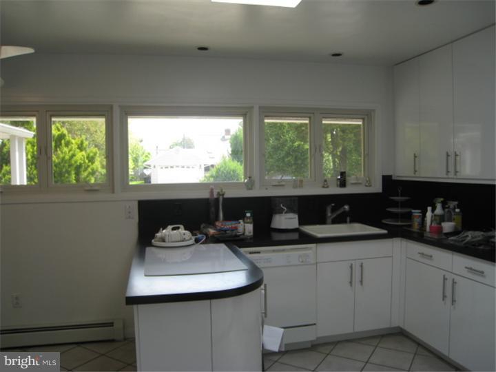 29 Red Berry Road Levittown, PA 19056 - Photo 10 of 25 Kitchen