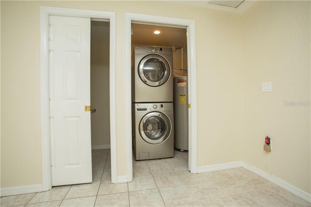 5524 Oak Ridge Avenue New Port Richey, FL 34652 - Photo 5 of 25 Gallery Image 5