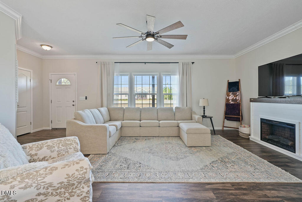 361 Camelia Road Benson, NC 27504 - Photo 5 of 41