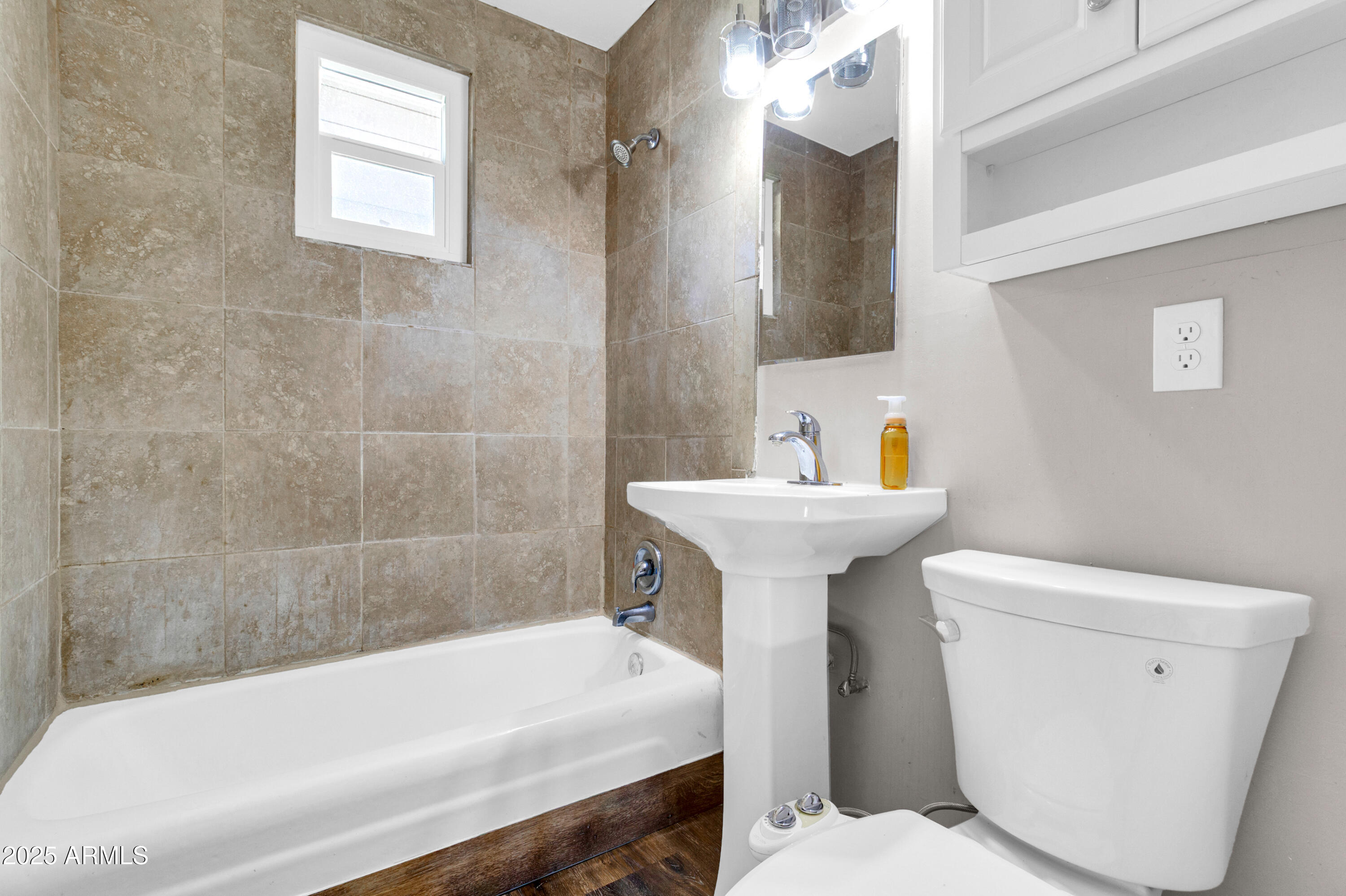 2050 East 10th Street Tempe, AZ 85281 - Photo 18 of 29 2050 E 10th St-20