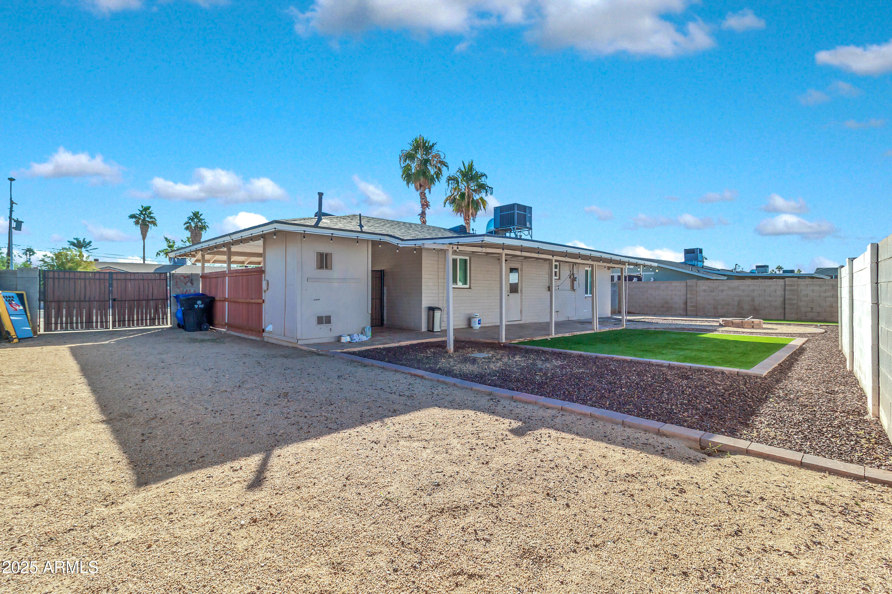 2050 East 10th Street Tempe, AZ 85281 - Photo 26 of 29 2050 E 10th St-28
