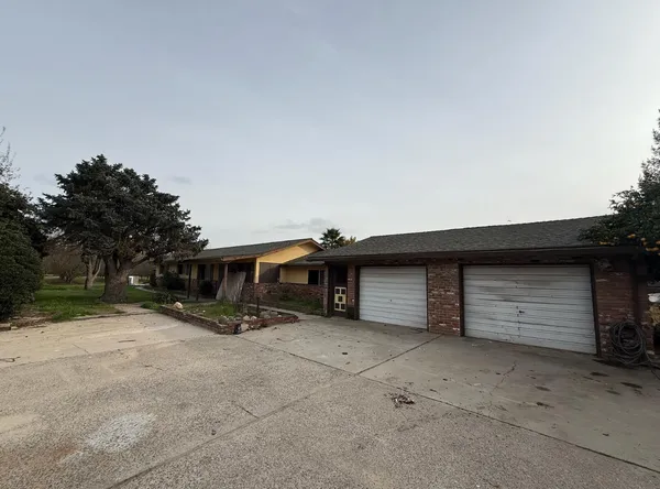 $575,000 | 218 North Eucalyptus Avenue, Waterford, CA 95386