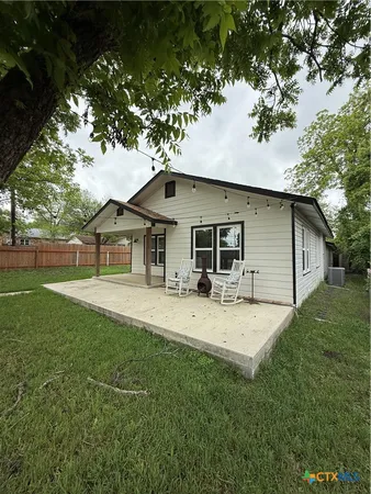 $2,500 | 1428 Lee Street, New Braunfels, TX 78130