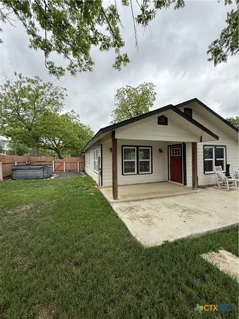 $2,500 | 1428 Lee Street, New Braunfels, TX 78130