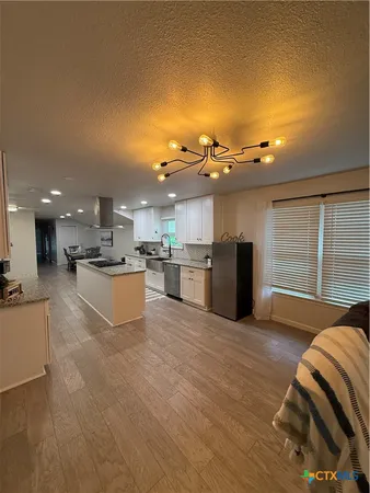 $2,500 | 1428 Lee Street, New Braunfels, TX 78130