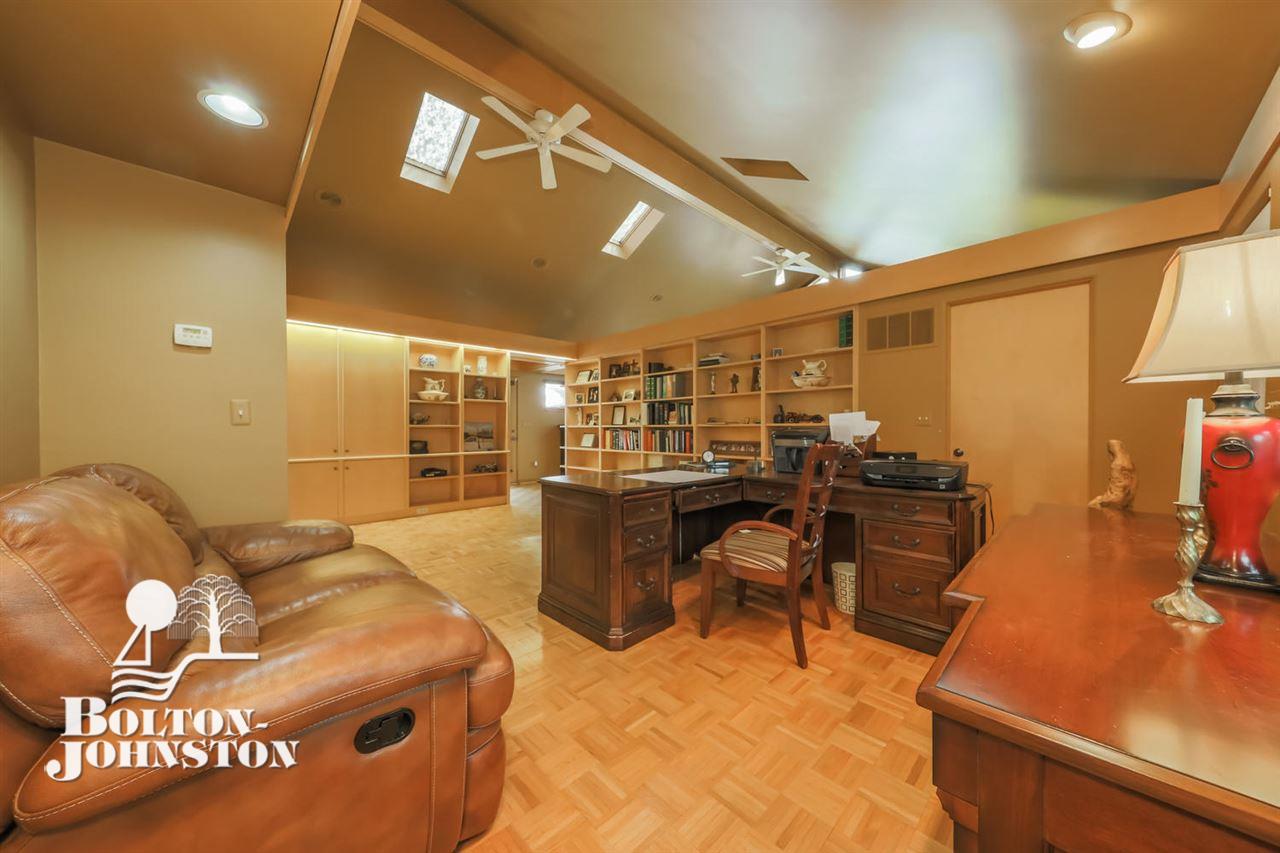 1067 Devonshire Road Grosse Pointe, MI 48230 - Photo 26 of 58 31390986-25.JPG
