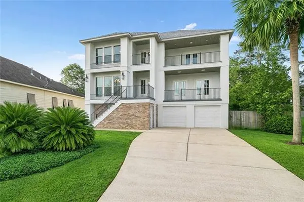 $779,000 | 378 Marina Boulevard, Mandeville, LA 70471