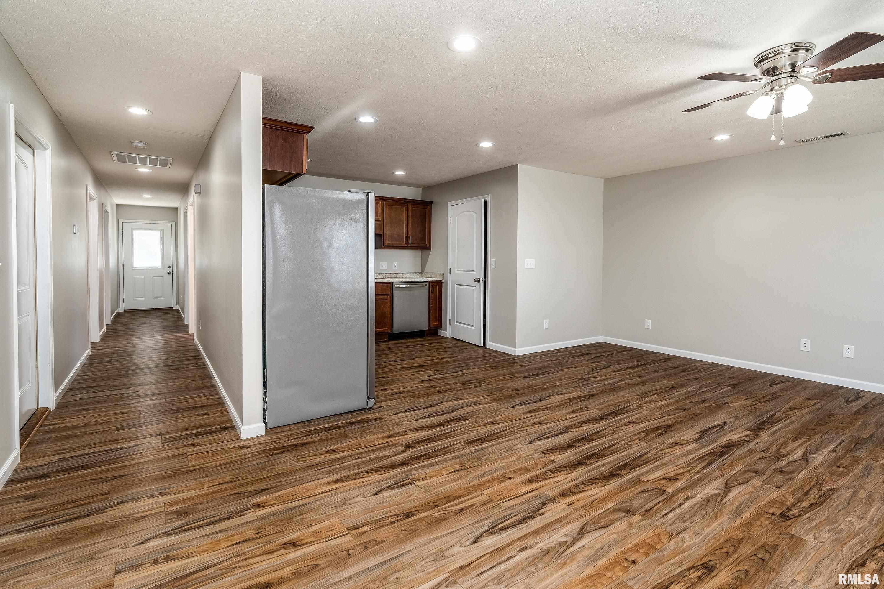 504 South Mechanic Street Marion, IL 62959 - Photo 13 of 32