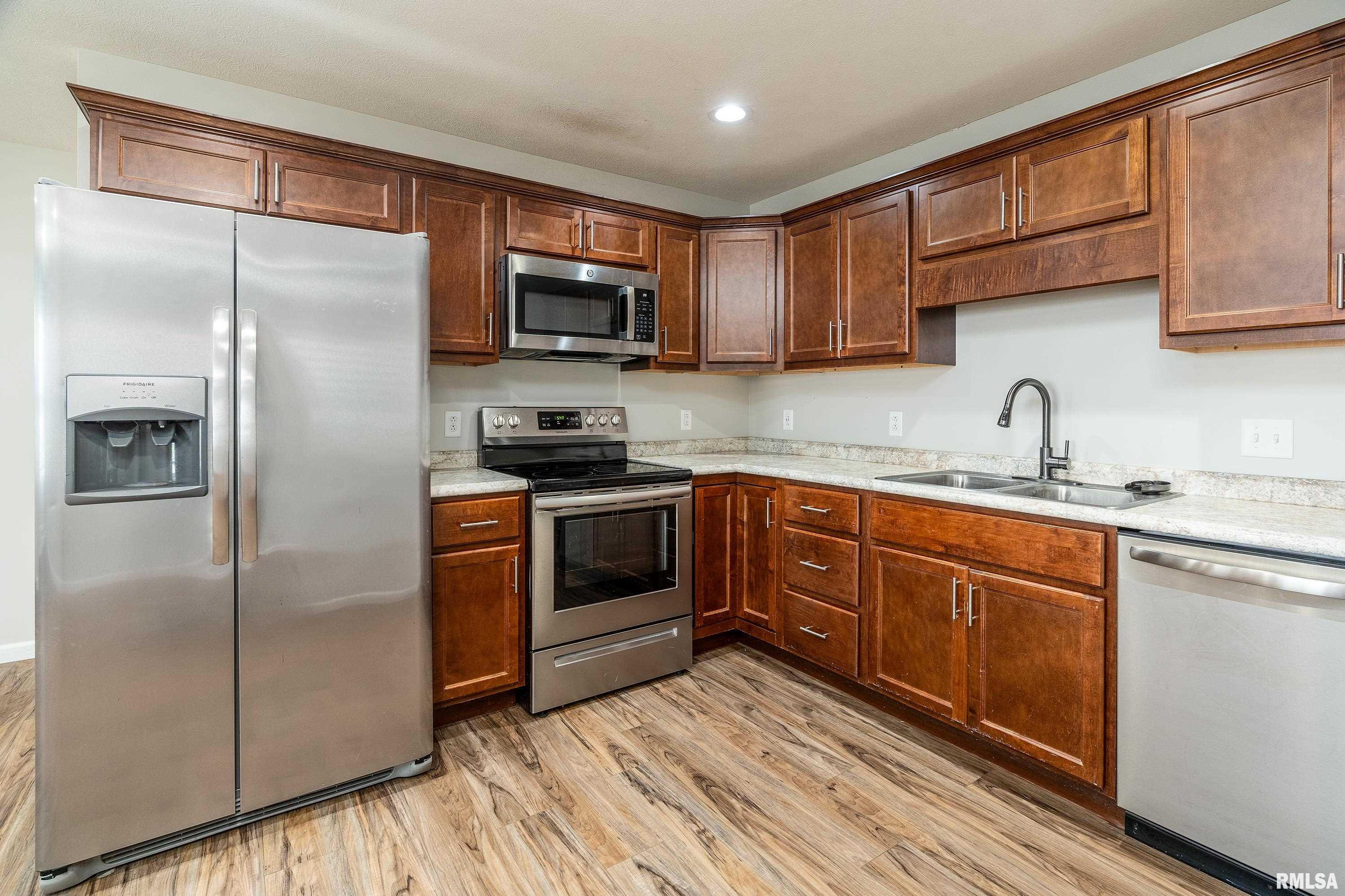 504 South Mechanic Street Marion, IL 62959 - Photo 10 of 32