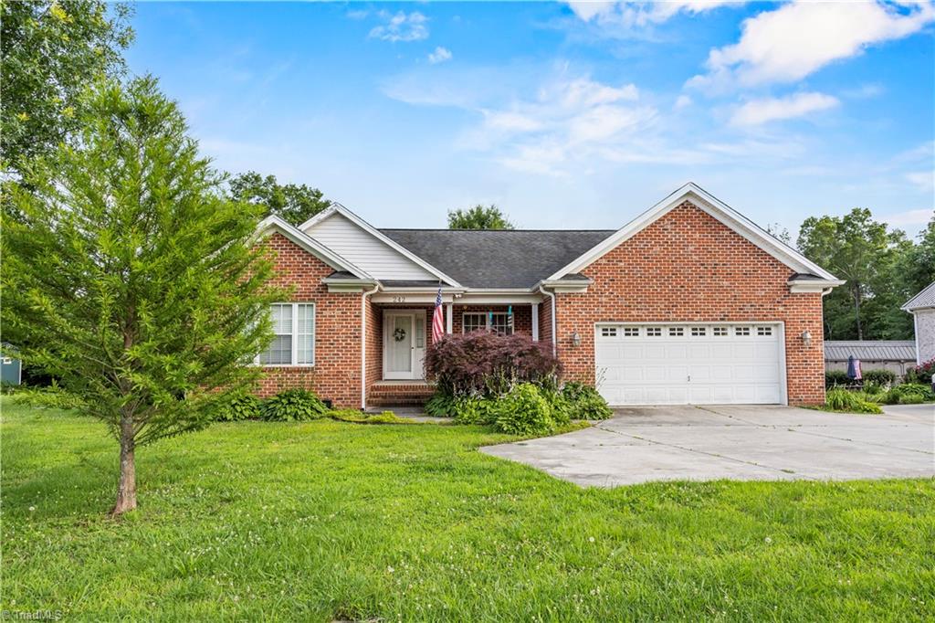 242 Hasty School Road Thomasville, NC 27360 - Photo 2 of 19